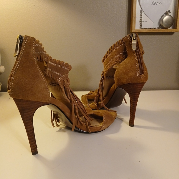 Chinese Laundry Woman's Cowgirl Open Toe Fringed size 8 Sandal Stilleto Heel - Picture 3 of 5